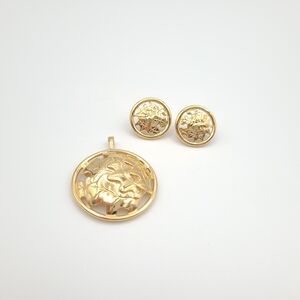 Vintage Gold Tone Floral Pendant & Stud Earrings Set | Round Statement Jewelry